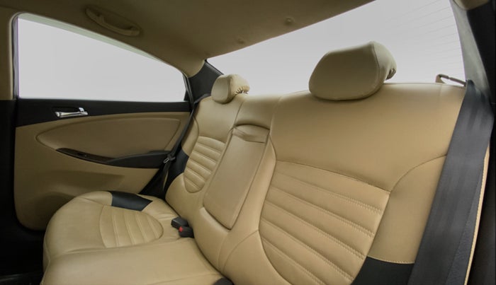 2014 Hyundai Verna FLUIDIC 1.6 SX CRDI, Diesel, Manual, 74,548 km, Right Side Rear Door Cabin
