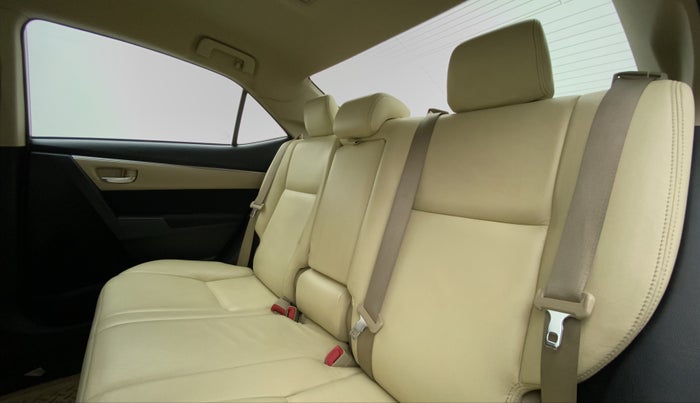 2014 Toyota Corolla Altis G, Petrol, Manual, 55,679 km, Right Side Rear Door Cabin