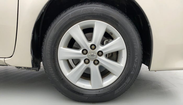 2014 Toyota Corolla Altis G, Petrol, Manual, 55,679 km, Right Front Wheel