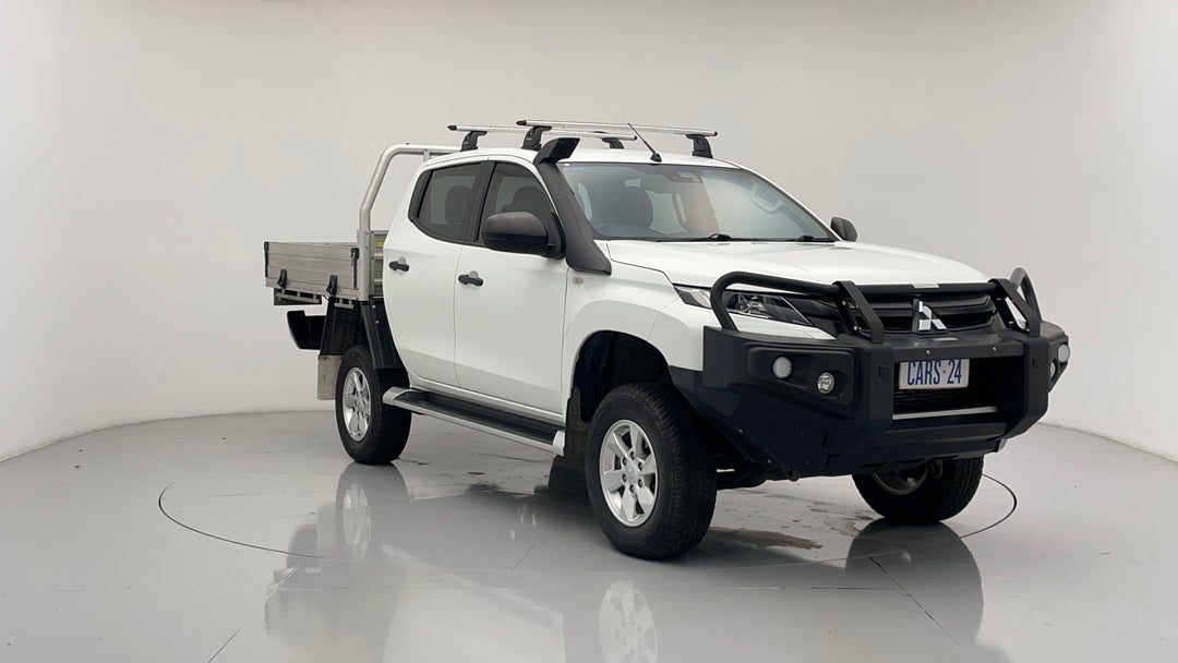 2021 Mitsubishi Triton Glx+ (4x4), Automatic, 16646 km, Right Front Diagonal (45- Degree) View