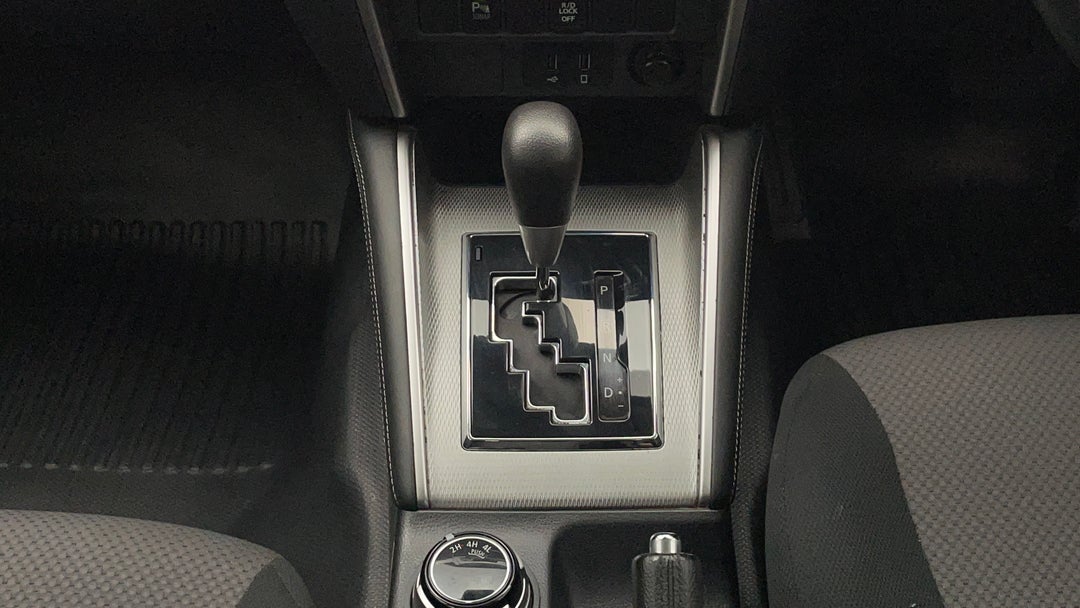 2021 Mitsubishi Triton Glx+ (4x4), Automatic, 16646 km, Gear Lever 