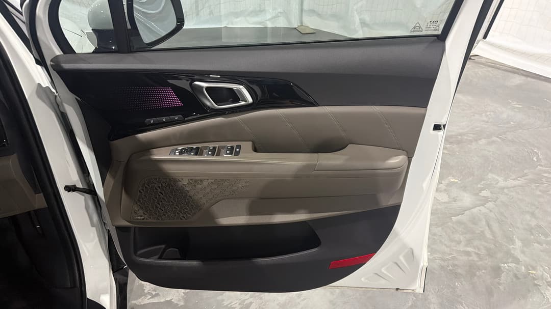 2025 Kia Carnival Gt-line, Automatic, 11012 km, Speaker View
