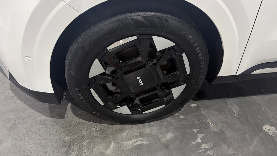 2025 Kia Carnival Gt-line, Automatic, 11012 km, Left Front Wheel