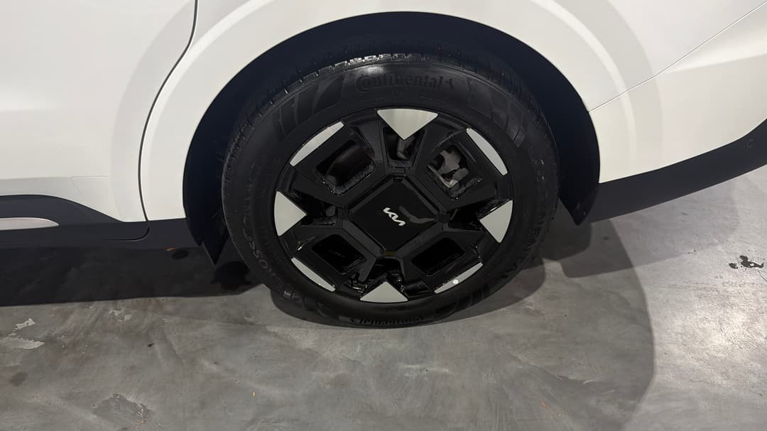 2025 Kia Carnival Gt-line, Automatic, 11012 km, Left Rear Wheel