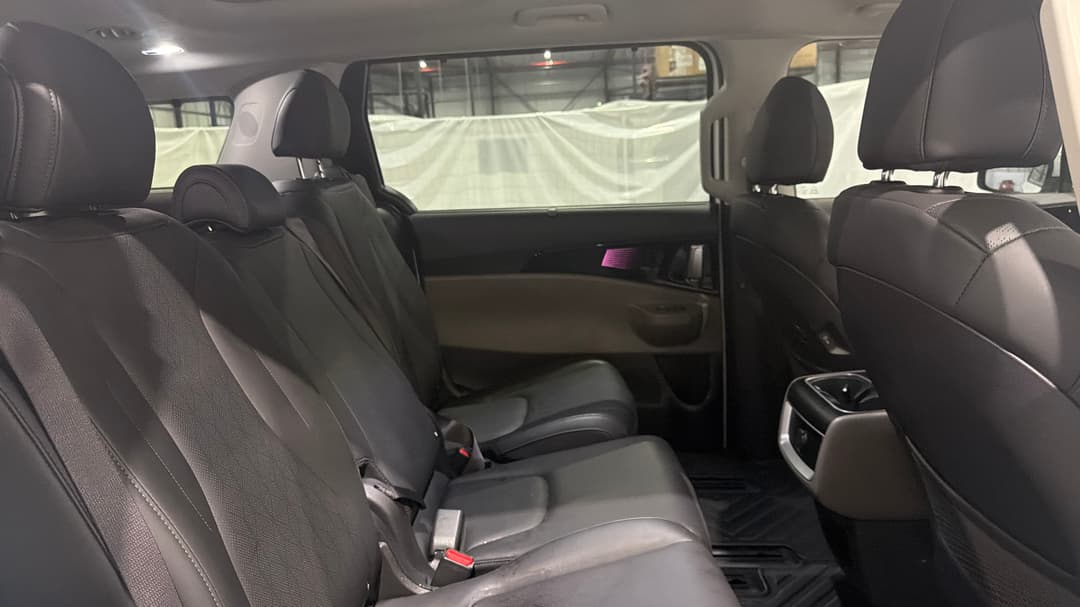 2025 Kia Carnival Gt-line, Automatic, 11012 km, Right Side Rear Door Cabin View