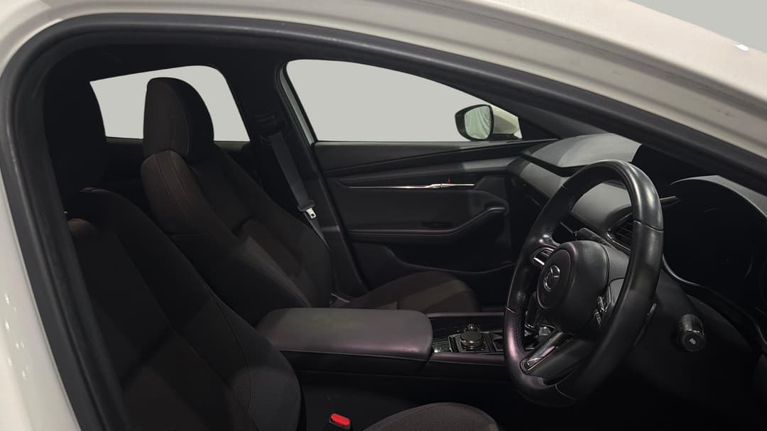 2020 Mazda 3 G25 Evolve, Automatic, 80095 km, Right Side Front Door Cabin View