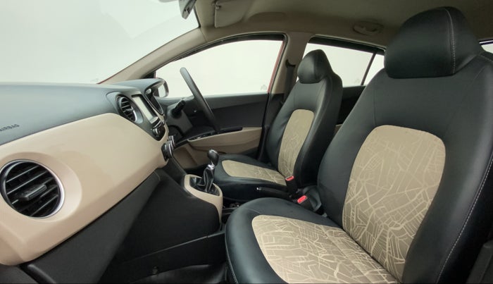 2018 Hyundai Grand i10 SPORTZ 1.2 KAPPA VTVT, CNG, Manual, 52,744 km, Right Side Front Door Cabin