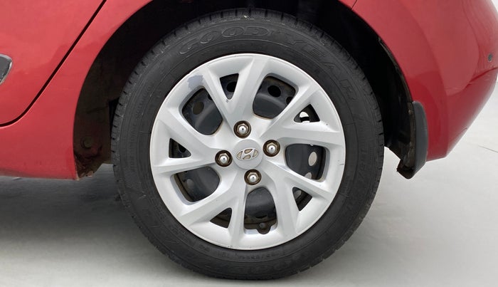 2018 Hyundai Grand i10 SPORTZ 1.2 KAPPA VTVT, CNG, Manual, 52,744 km, Left Rear Wheel