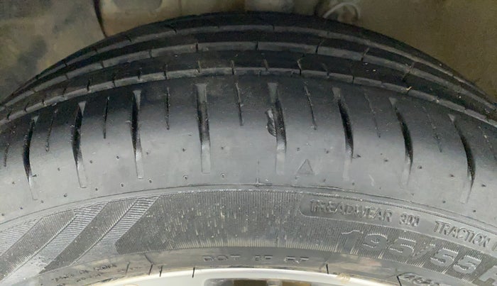 2015 Hyundai Elite i20 ASTA 1.2, Petrol, Manual, 50,067 km, Left Front Tyre Tread
