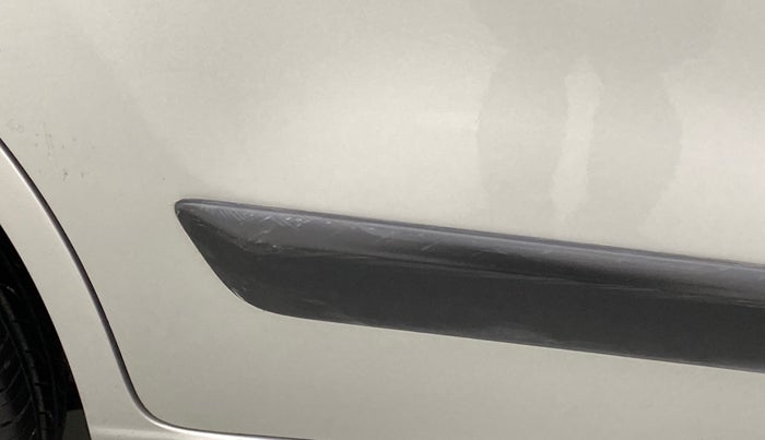 2015 Maruti Wagon R 1.0 VXI, Petrol, Manual, 57,147 km, Right rear door - Minor scratches
