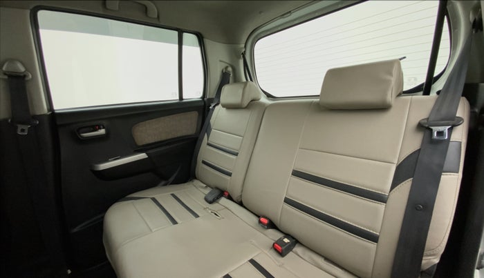 2015 Maruti Wagon R 1.0 VXI, Petrol, Manual, 57,147 km, Right Side Rear Door Cabin