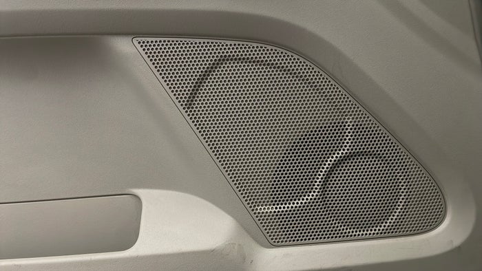MITSUBISHI PAJERO-Speakers