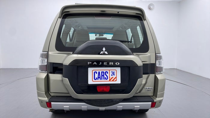MITSUBISHI PAJERO-Back/Rear View