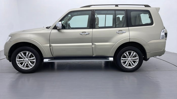 MITSUBISHI PAJERO-Left Side View