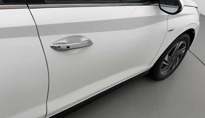 2020 Hyundai NEW I20 ASTA 1.2 AT, Petrol, Automatic, 58,670 km, Driver-side door - Slightly dented