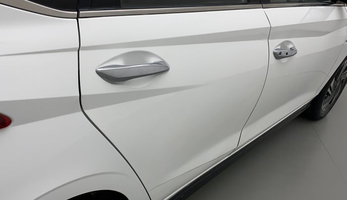 2020 Hyundai NEW I20 ASTA 1.2 AT, Petrol, Automatic, 58,670 km, Right rear door - Slightly rusted