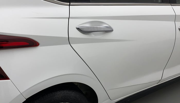 2020 Hyundai NEW I20 ASTA 1.2 AT, Petrol, Automatic, 58,670 km, Right quarter panel - Slightly dented