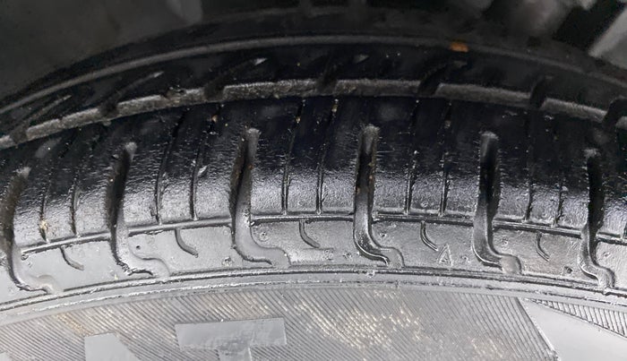 2019 Datsun Redi Go T (O), Petrol, Manual, 38,425 km, Right Front Tyre Tread