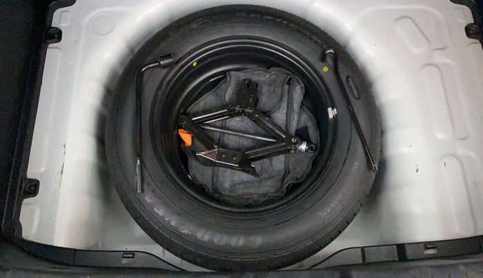 2021 Hyundai VENUE SX 1.0 TURBO, Petrol, Manual, 37,550 km, Spare Tyre