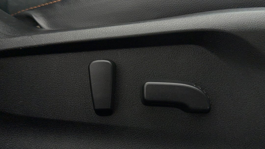 2019 Subaru XV 2.0i-s, Automatic, 75272 km, Drivers Side Adjustment Panel