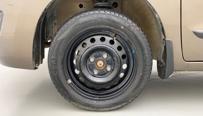 2015 Maruti Wagon R 1.0 VXI, Petrol, Manual, 37,483 km, Left Front Wheel