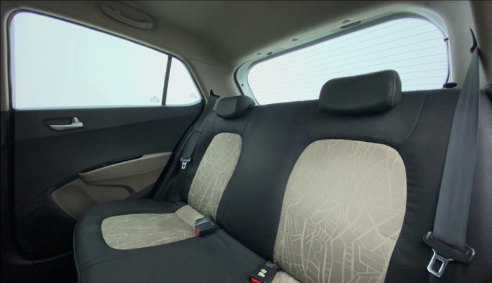 2017 Hyundai Grand i10 ASTA 1.2 (O) VTVT, Petrol, Manual, 53,512 km, Right Side Rear Door Cabin