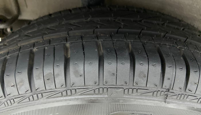 2017 Maruti Celerio ZXI D, Petrol, Manual, 65,970 km, Right Rear Tyre Tread