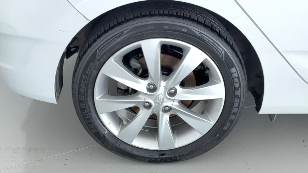2019 Hyundai Accent Sport, Manual, 142832 km, Right Rear Wheel