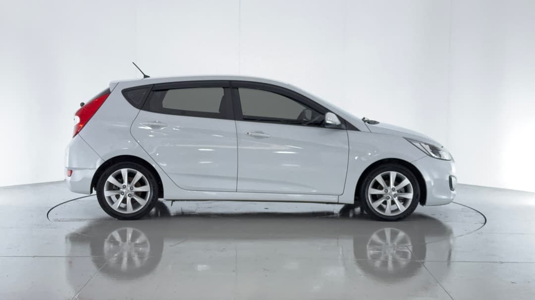2019 Hyundai Accent Sport, Manual, 142832 km, Right Side View