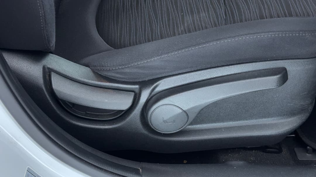 2019 Hyundai Accent Sport, Manual, 142832 km, Drivers Side Adjustment Panel