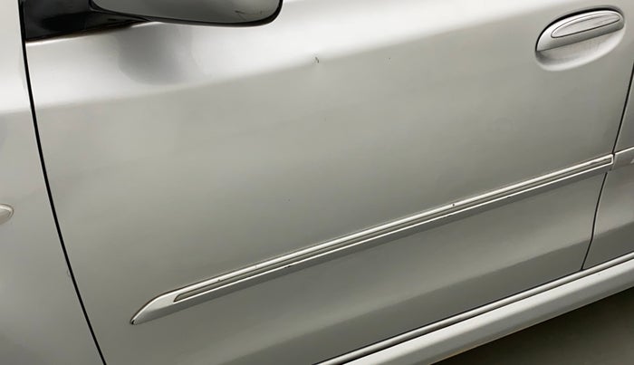 2011 Toyota Etios VX, Petrol, Manual, 1,15,500 km, Front passenger door - Minor scratches