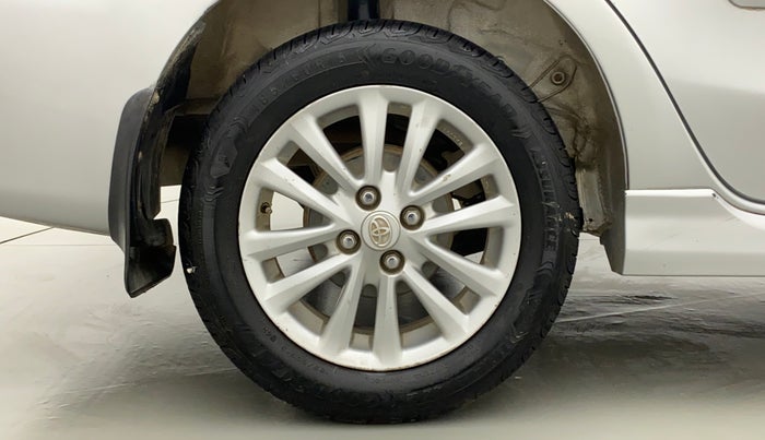 2011 Toyota Etios VX, Petrol, Manual, 1,15,500 km, Right Rear Wheel