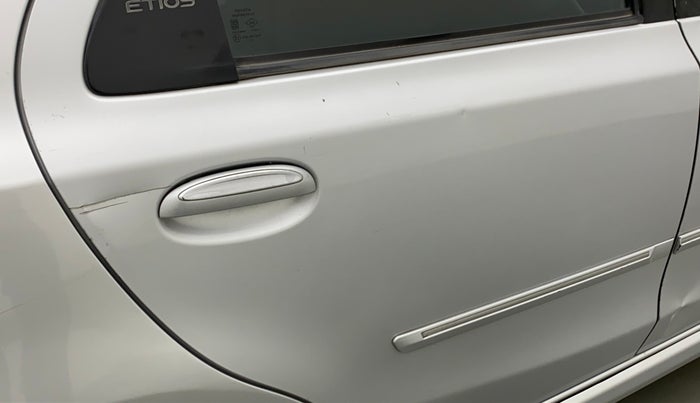 2011 Toyota Etios VX, Petrol, Manual, 1,15,500 km, Right rear door - Minor scratches