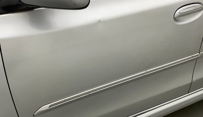2011 Toyota Etios VX, Petrol, Manual, 1,15,500 km, Front passenger door - Slightly dented