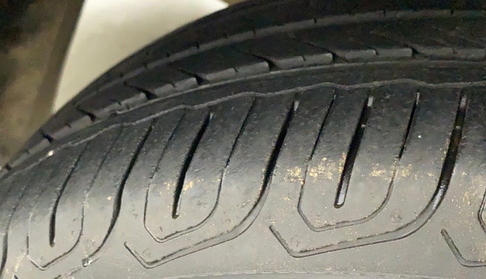 2011 Toyota Etios VX, Petrol, Manual, 1,15,500 km, Left Front Tyre Tread