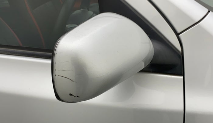 2011 Toyota Etios VX, Petrol, Manual, 1,15,500 km, Right rear-view mirror - Minor scratches