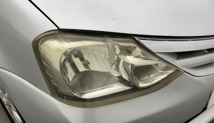 2011 Toyota Etios VX, Petrol, Manual, 1,15,500 km, Right headlight - Faded