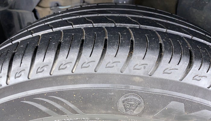 2019 Maruti Vitara Brezza ZDI, Diesel, Manual, 26,314 km, Left Front Tyre Tread