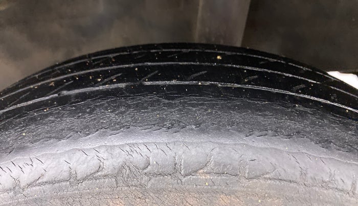 2017 Datsun Redi Go T (O), Petrol, Manual, 18,908 km, Left Rear Tyre Tread