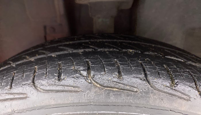 2017 Datsun Redi Go T (O), Petrol, Manual, 18,908 km, Left Front Tyre Tread