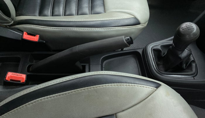 2014 Volkswagen Polo TRENDLINE 1.5L DIESEL, Diesel, Manual, 87,700 km, Gear Lever
