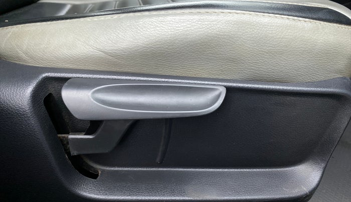 2014 Volkswagen Polo TRENDLINE 1.5L DIESEL, Diesel, Manual, 87,700 km, Driver Side Adjustment Panel