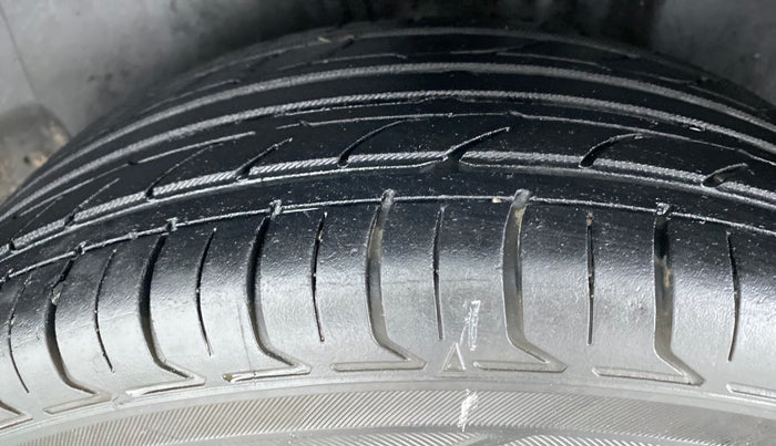 2014 Volkswagen Polo TRENDLINE 1.5L DIESEL, Diesel, Manual, 87,700 km, Left Rear Tyre Tread