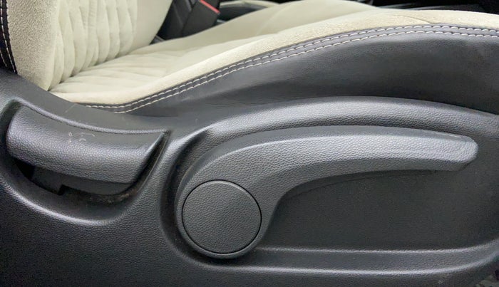 2017 Hyundai Creta 1.6 CRDI SX PLUS AUTO, Diesel, Automatic, 46,231 km, Driver Side Adjustment Panel