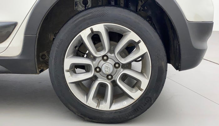 2017 Hyundai i20 Active 1.4 SX, Diesel, Manual, 1,00,917 km, Left Rear Wheel