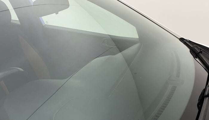 2017 Hyundai i20 Active 1.4 SX, Diesel, Manual, 1,00,917 km, Front windshield - Minor spot on windshield