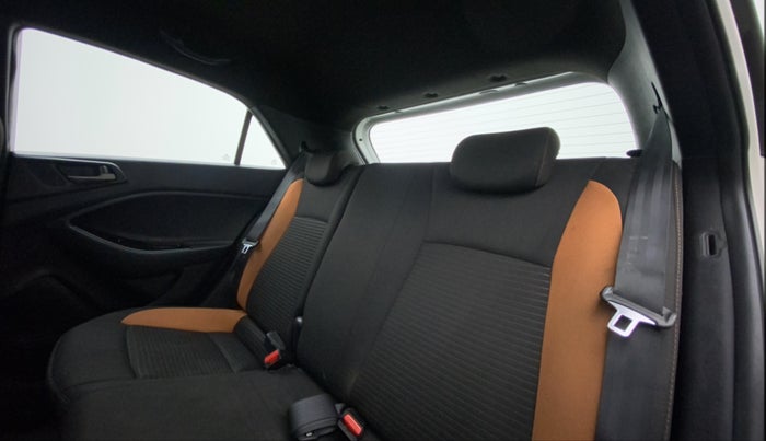 2017 Hyundai i20 Active 1.4 SX, Diesel, Manual, 1,00,917 km, Right Side Rear Door Cabin