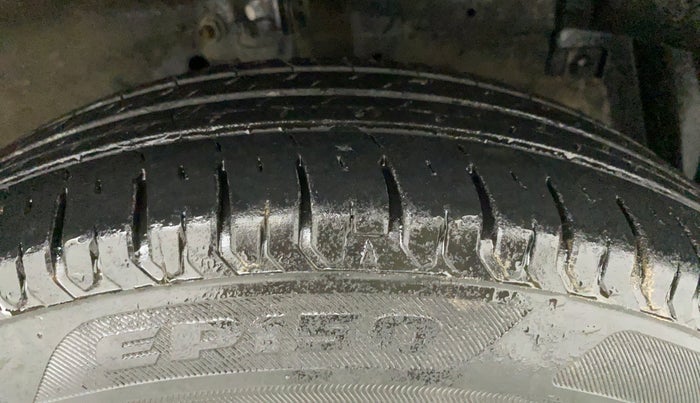 2015 Maruti Swift Dzire VXI, Petrol, Manual, 90,603 km, Right Front Tyre Tread