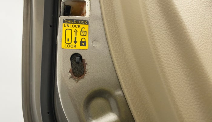 2015 Maruti Swift Dzire VXI, Petrol, Manual, 90,603 km, Rear left door - Slight discoloration