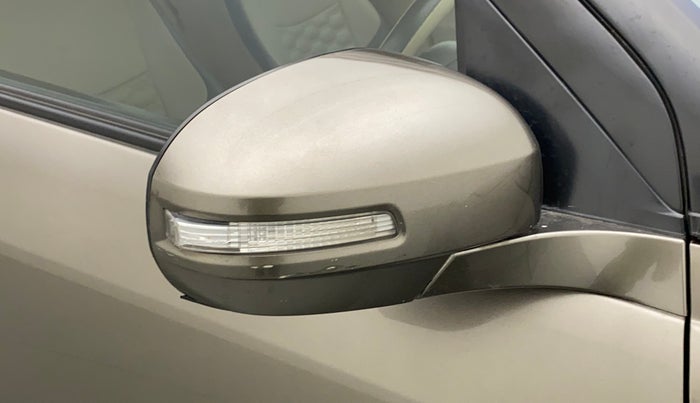 2015 Maruti Swift Dzire VXI, Petrol, Manual, 90,603 km, Right rear-view mirror - Indicator light has minor damage